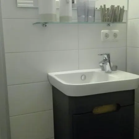 Haus Meeresbrise Wohn-nr-4 Mit Balkon By Interhome *